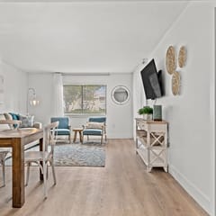 CLM 16B  Gorgeous, pet friendly - Private beach access