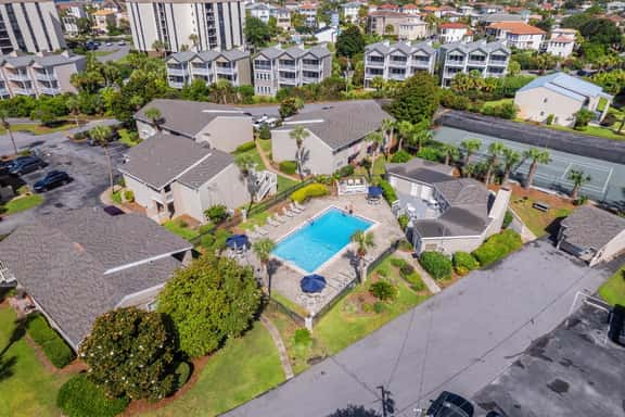 CLM 4A  Lovely Destin Chateau Unit - Private Beach Access - Image 1