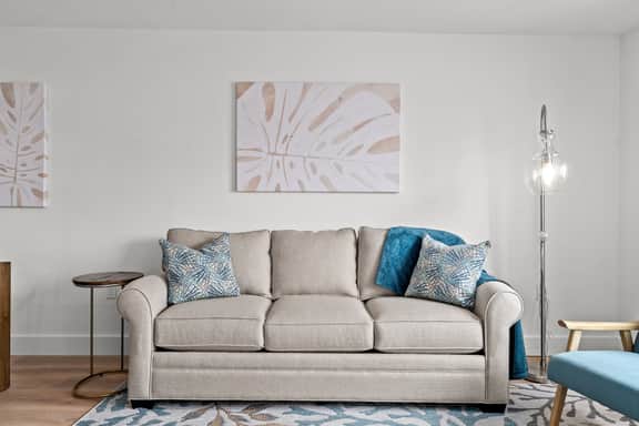 CLM 16B  Gorgeous, pet friendly - Private beach access - Image 4