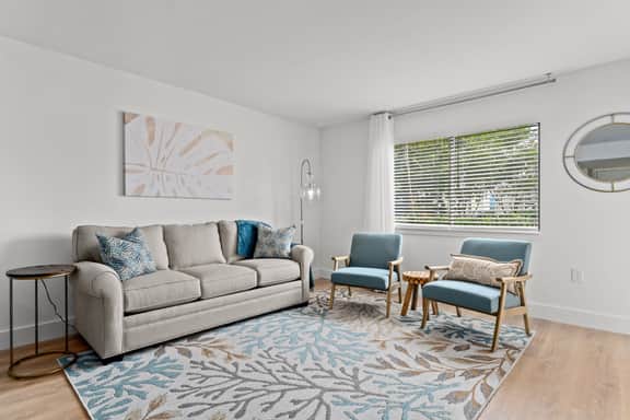 CLM 16B  Gorgeous, pet friendly - Private beach access - Image 3